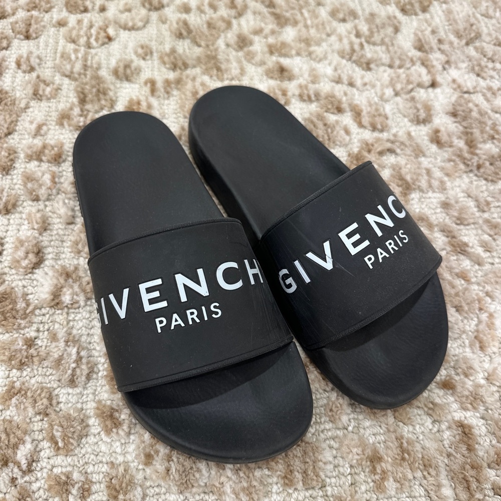 Givenchy pool slides